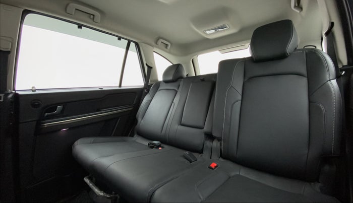 2017 Tata Hexa Varicor 400 XTA, Diesel, Automatic, 44,693 km, Reclining Back Row Seats