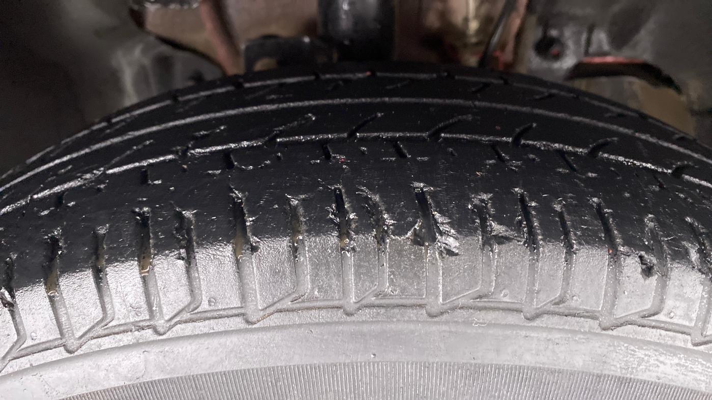 2019 Tata Tiago XM 1.2 REVOTRON, Petrol, Manual, 30,107 km, Right Front Tyre Tread