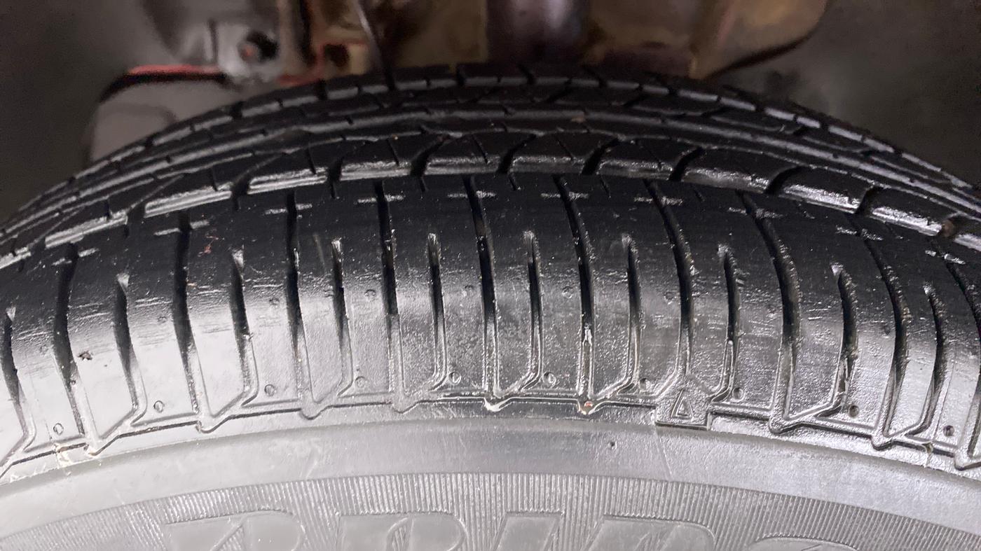 2019 Tata Tiago XM 1.2 REVOTRON, Petrol, Manual, 30,107 km, Left Front Tyre Tread