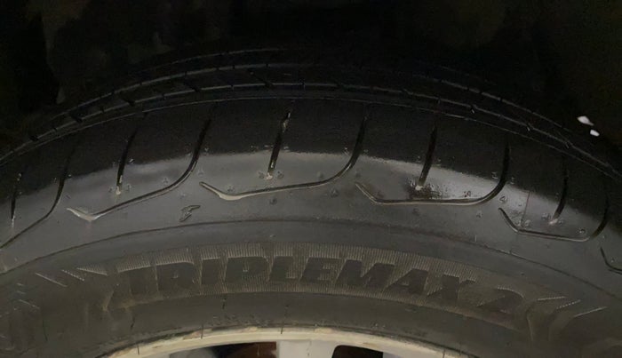 2018 Toyota Innova Crysta 2.7 VX 7 STR, Petrol, Manual, 42,119 km, Left Front Tyre Tread