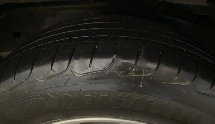 2018 Toyota Innova Crysta 2.7 VX 7 STR, Petrol, Manual, 42,119 km, Left Rear Tyre Tread