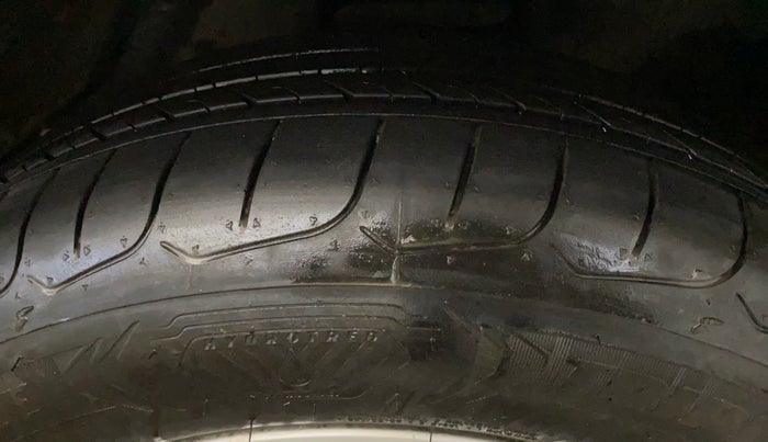 2018 Toyota Innova Crysta 2.7 VX 7 STR, Petrol, Manual, 42,119 km, Right Front Tyre Tread
