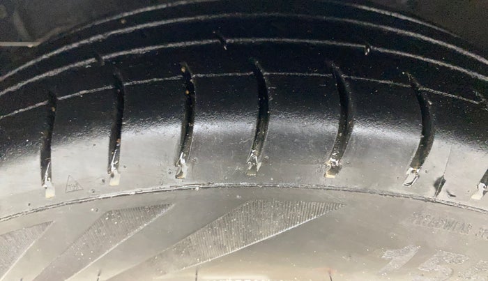 2013 Hyundai i10 SPORTZ 1.2, Petrol, Manual, 70,431 km, Left Front Tyre Tread