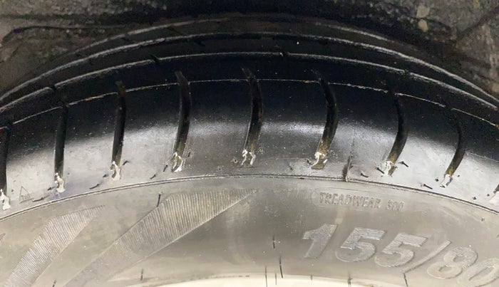 2013 Hyundai i10 SPORTZ 1.2, Petrol, Manual, 70,431 km, Right Rear Tyre Tread