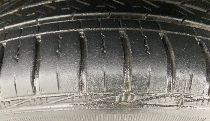 2013 Hyundai Grand i10 MAGNA 1.2 KAPPA VTVT, Petrol, Manual, 50,791 km, Left Front Tyre Tread