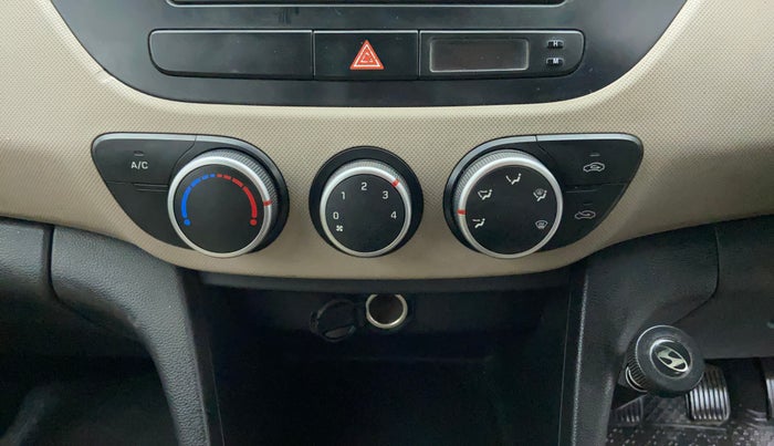 2015 Hyundai Grand i10 MAGNA 1.2 KAPPA VTVT, Petrol, Manual, 14,910 km, AC Unit - Directional switch has minor damage