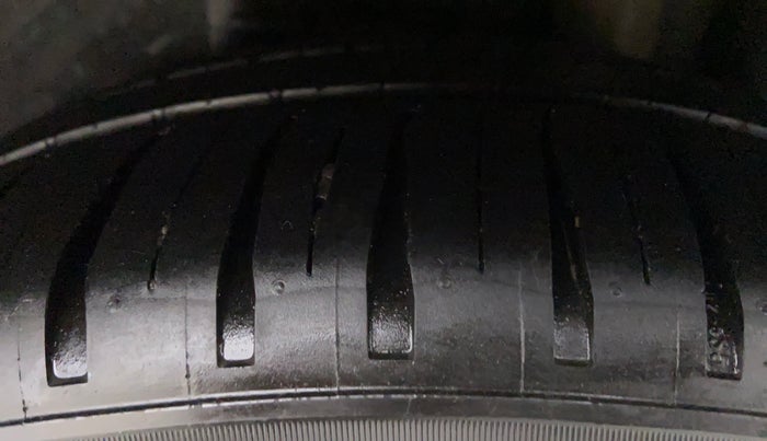 2017 Ford Figo Aspire 1.2 TITANIUM PETROL, CNG, Manual, 19,459 km, Left Rear Tyre Tread