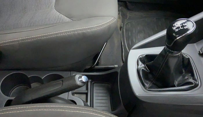 2017 Ford Figo Aspire 1.2 TITANIUM PETROL, CNG, Manual, 19,459 km, Gear Lever