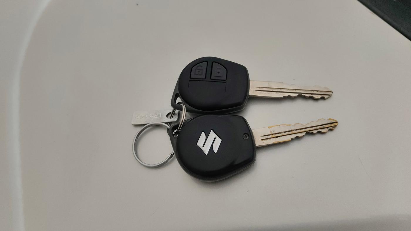 2018 Maruti Wagon R 1.0 VXI AMT, Petrol, Automatic, 35,769 km, Key Close Up