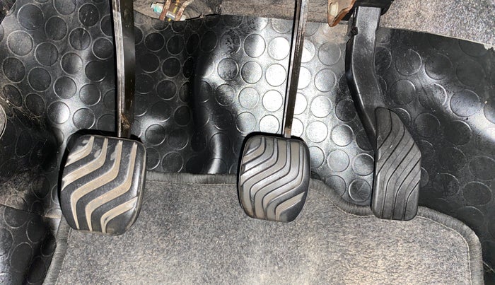 2017 Datsun Redi Go T (O), Petrol, Manual, 63,316 km, Pedals