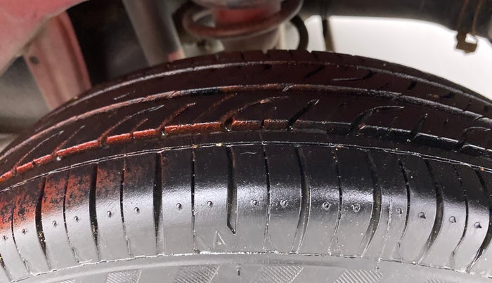 2013 Maruti Alto 800 LXI, Petrol, Manual, 50,738 km, Left Rear Tyre Tread