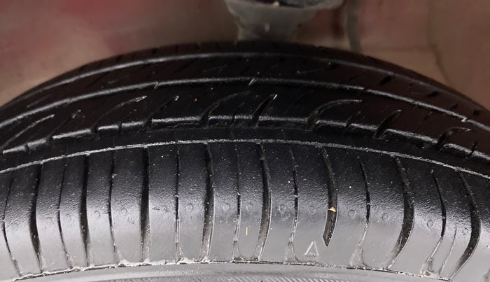 2013 Maruti Alto 800 LXI, Petrol, Manual, 50,738 km, Left Front Tyre Tread
