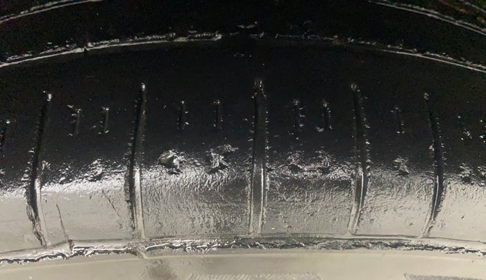 2016 Honda Jazz 1.2L I-VTEC V, Petrol, Manual, 83,306 km, Left Rear Tyre Tread