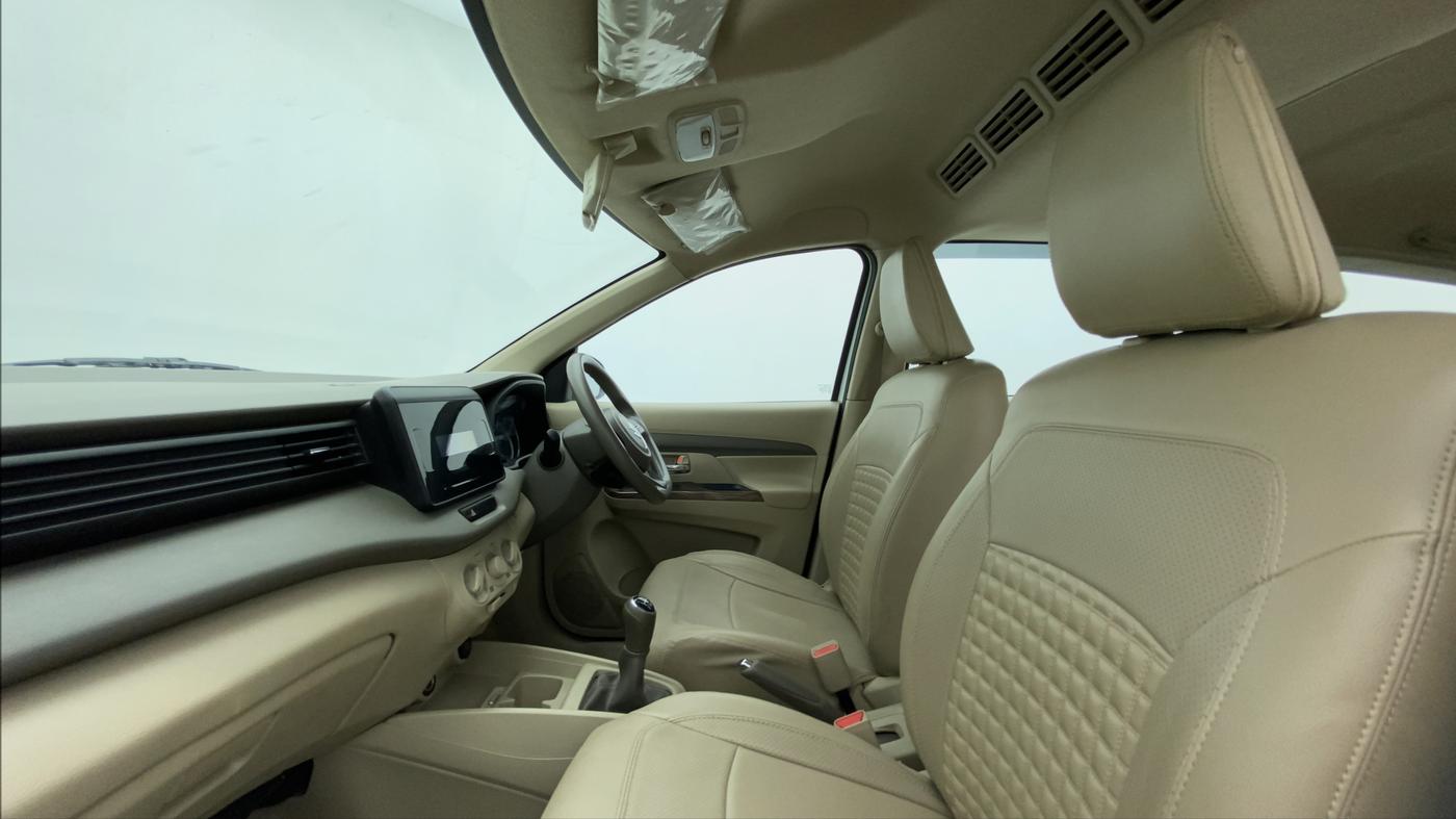 2022 Maruti Ertiga VXI CNG, CNG, Manual, 38,572 km, Right Side Front Door Cabin