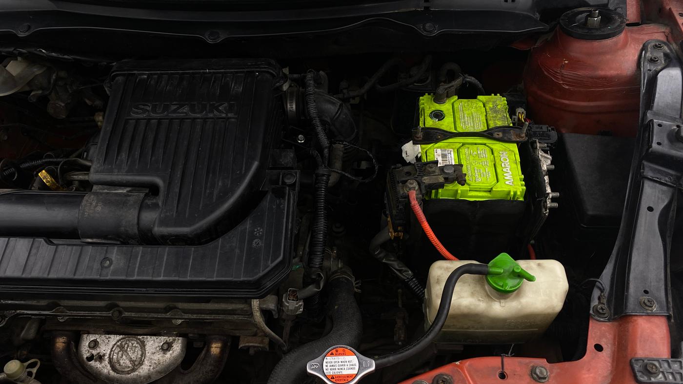 2013 Maruti Swift VXI, Petrol, Manual, 96,561 km, Engine View - Left