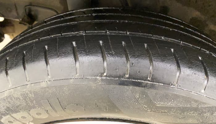 2022 Hyundai VENUE S+ 1.2, Petrol, Manual, 58,316 km, Right Rear Tyre Tread