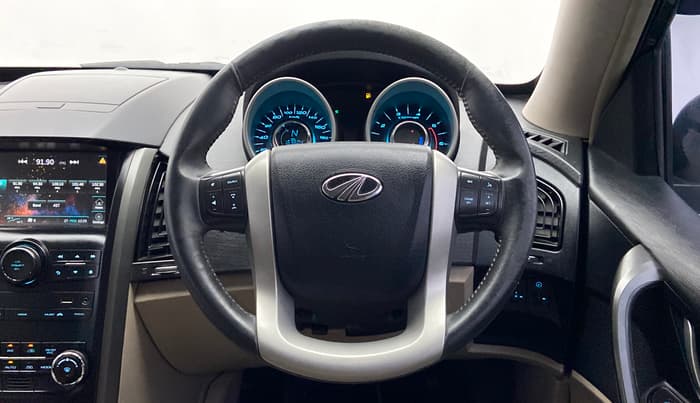 2016 Mahindra XUV500 W10, Diesel, Manual, 1,63,495 km, Steering Wheel Close Up