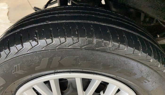2020 Maruti Eeco 5 STR WITH A/C+HTR, CNG, Manual, 43,689 km, Right Rear Tyre Tread