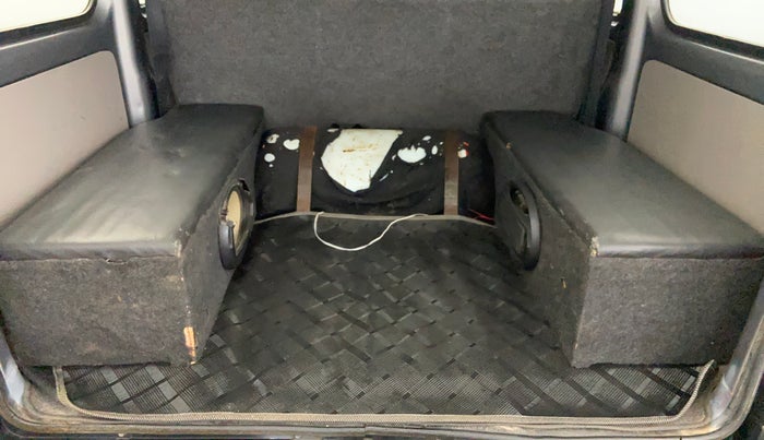 2020 Maruti Eeco 5 STR WITH A/C+HTR, CNG, Manual, 43,689 km, Boot Inside