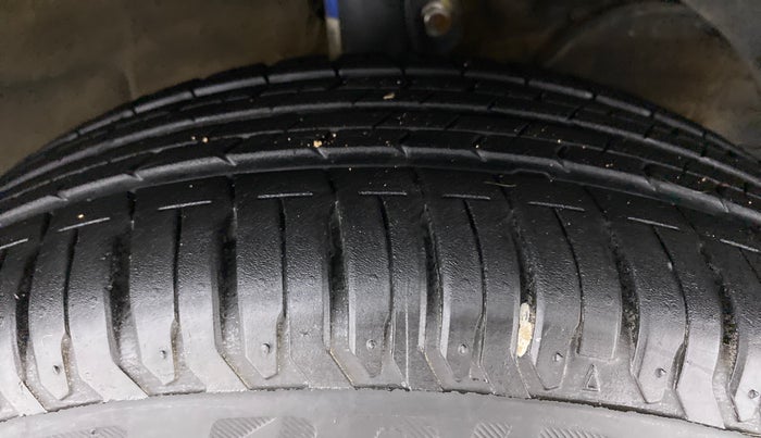2022 Maruti XL6 ALPHA AT SHVS, Petrol, Automatic, 3,606 km, Right Front Tyre Tread