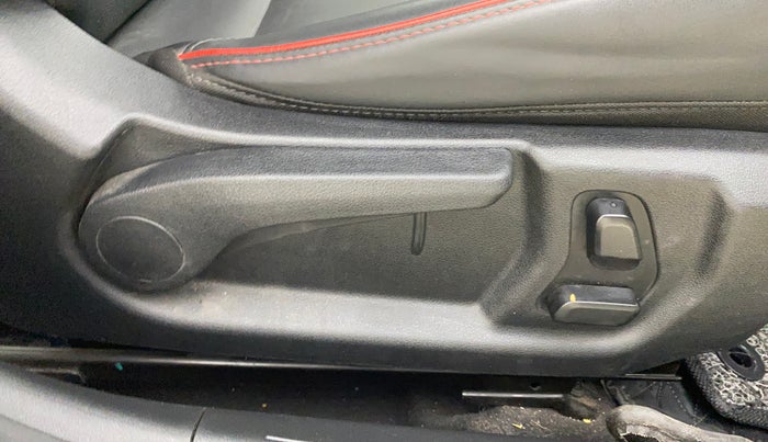 2024 Hyundai Verna SX (O) 1.5 TURBO PETROL DCT, Petrol, Automatic, 8,429 km, Driver Side Adjustment Panel