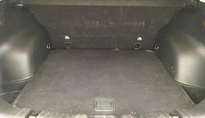 2018 Jeep Compass LIMITED 1.4 PETROL AT, Petrol, Automatic, 38,817 km, Boot Inside