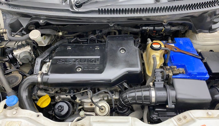 2014 Maruti Ertiga ZDI, Diesel, Manual, 1,84,599 km, Engine Bonet View