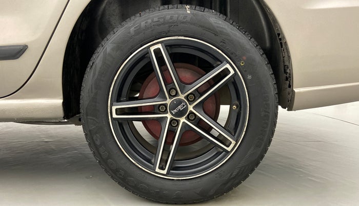 2015 Volkswagen Vento COMFORTLINE MT PETROL, Petrol, Manual, 68,487 km, Left Rear Wheel