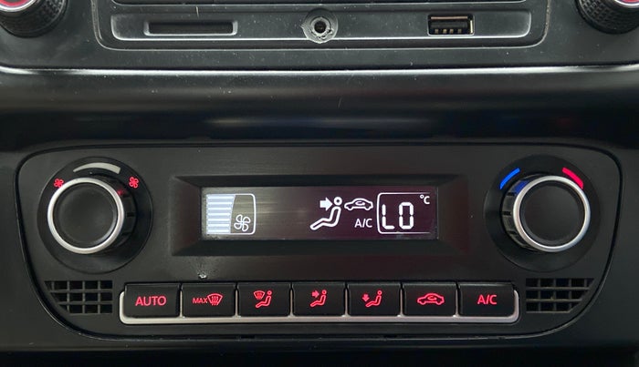 2015 Volkswagen Vento COMFORTLINE MT PETROL, Petrol, Manual, 68,487 km, Automatic Climate Control