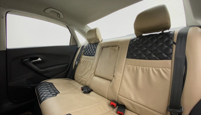 2015 Volkswagen Vento COMFORTLINE MT PETROL, Petrol, Manual, 68,487 km, Right Side Rear Door Cabin