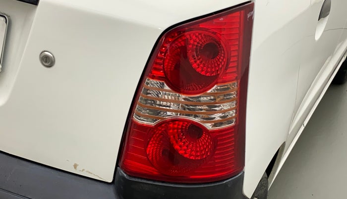 2010 Hyundai Santro Xing GL, Petrol, Manual, 23,502 km, Right tail light - Minor damage