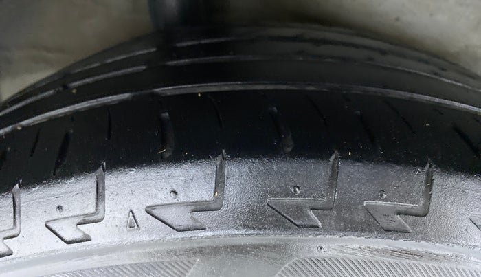 2018 Honda WR-V 1.2 i-VTEC VX MT, Petrol, Manual, 25,837 km, Right Rear Tyre Tread