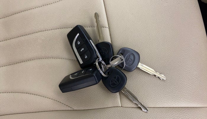 2021 Toyota YARIS J CVT, Petrol, Automatic, 35,613 km, Key Close Up