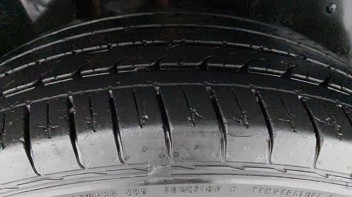 2020 MG HECTOR SHARP DCT PETROL, Petrol, Automatic, 25,177 km, Right Rear Tyre Tread