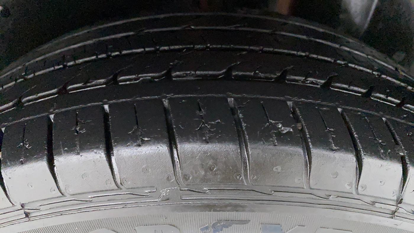 2020 MG HECTOR SHARP DCT PETROL, Petrol, Automatic, 25,177 km, Left Rear Tyre Tread