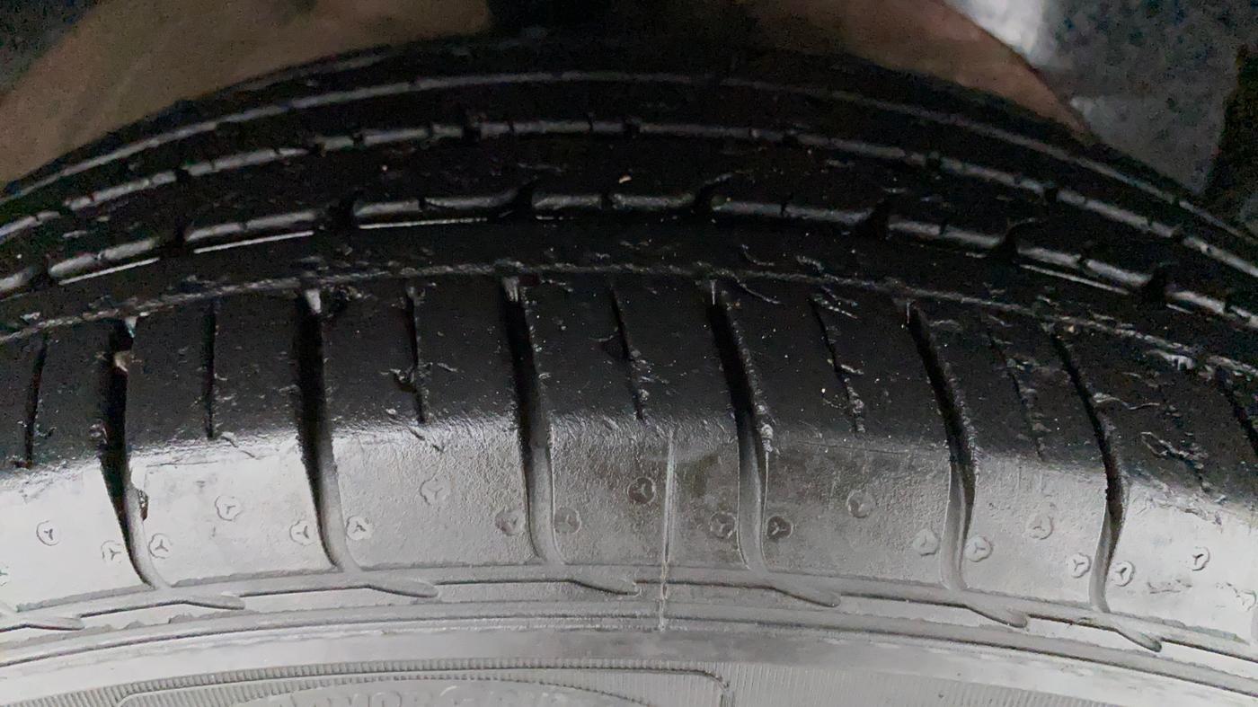 2020 MG HECTOR SHARP DCT PETROL, Petrol, Automatic, 25,177 km, Right Front Tyre Tread