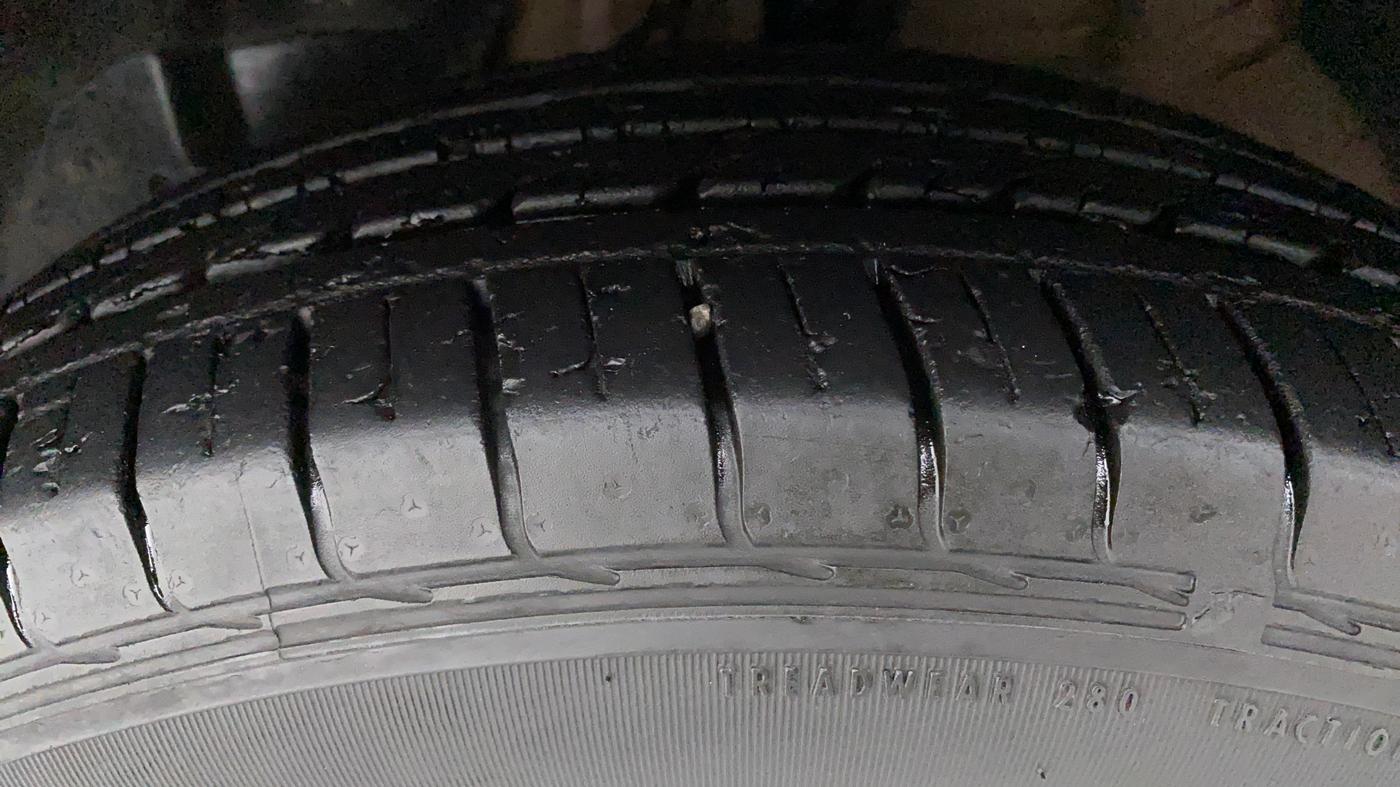 2020 MG HECTOR SHARP DCT PETROL, Petrol, Automatic, 25,177 km, Left Front Tyre Tread