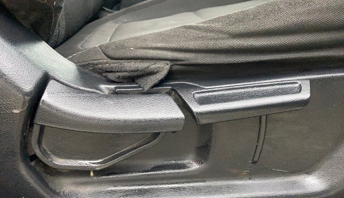 2019 Hyundai VENUE SX PLUS 1.0 TURBO DCT, Petrol, Automatic, 35,184 km, Driver Side Adjustment Panel