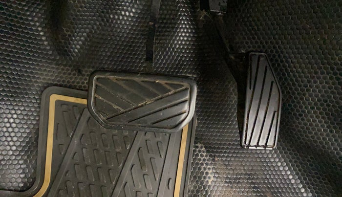 2018 Maruti Dzire ZXI AMT, Petrol, Automatic, 54,399 km, Pedals