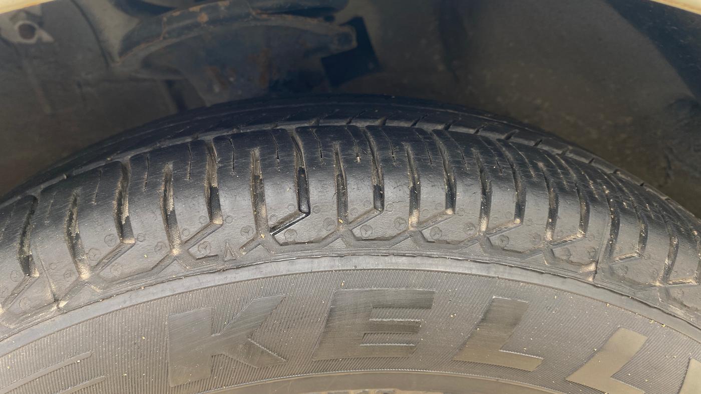 2013 Hyundai i10 MAGNA 1.2, Petrol, Manual, 63,644 km, Left Front Tyre Tread