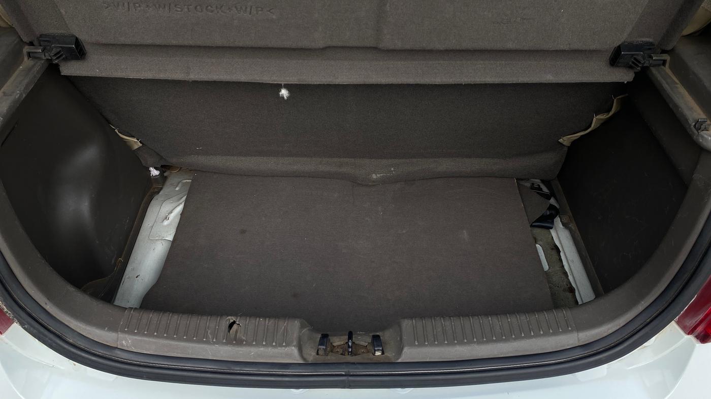 2013 Hyundai i10 MAGNA 1.2, Petrol, Manual, 63,644 km, Boot Inside