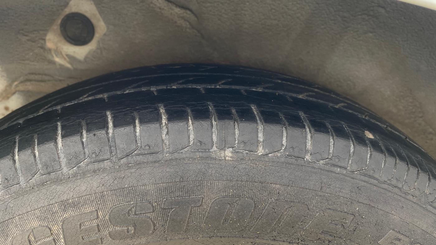 2013 Hyundai i10 MAGNA 1.2, Petrol, Manual, 63,644 km, Right Rear Tyre Tread
