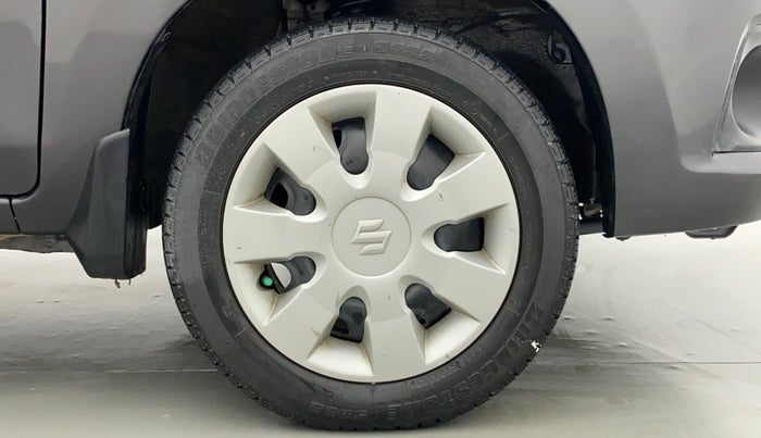 2019 Maruti Alto K10 VXI AMT P, CNG, Automatic, 39,800 km, Right Front Wheel