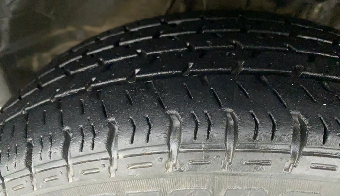 2019 Maruti Alto K10 VXI AMT P, CNG, Automatic, 39,800 km, Left Front Tyre Tread