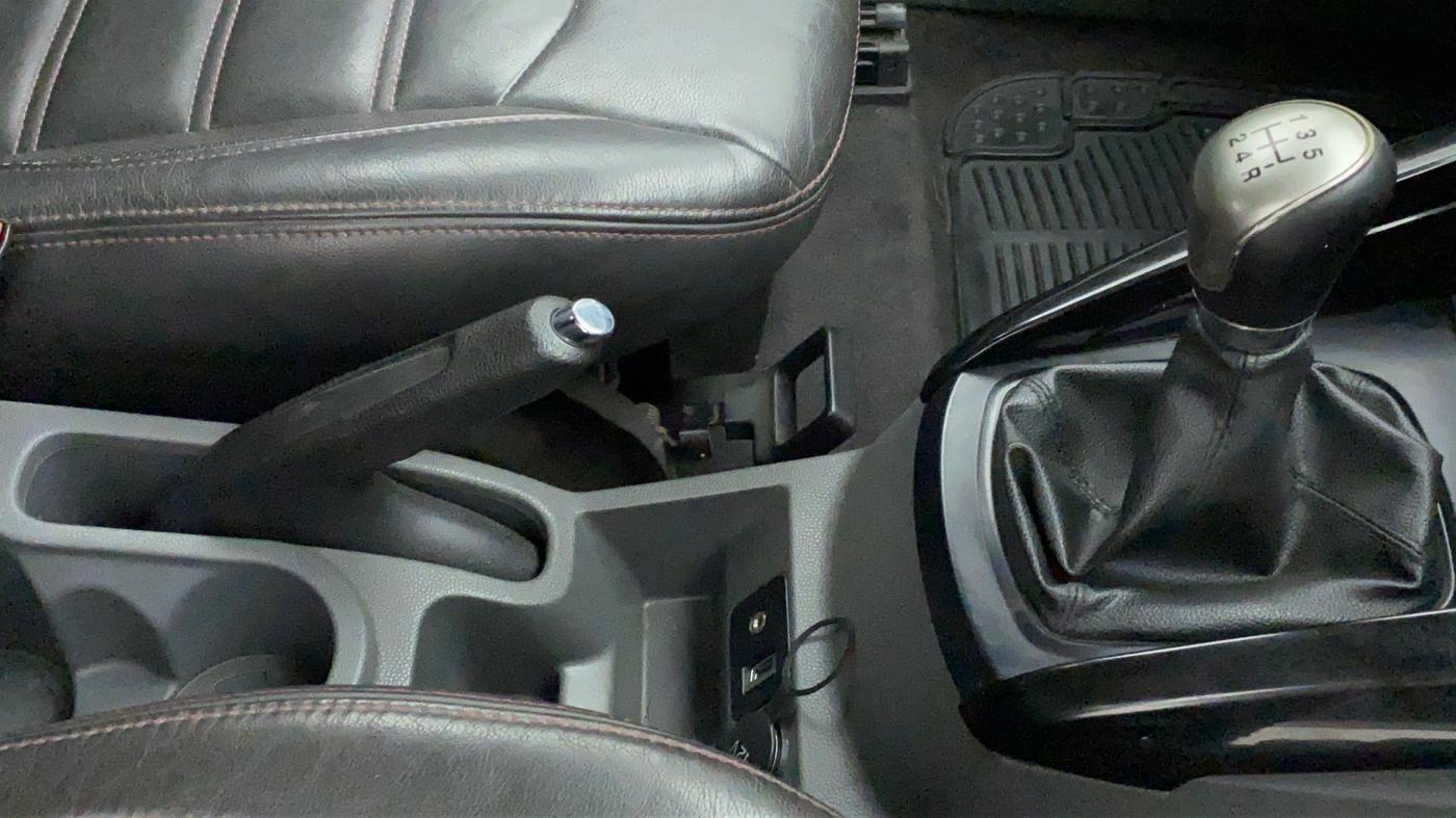 2014 Ford Ecosport 1.5 TITANIUMTDCI OPT, Diesel, Manual, 67,575 km, Gear Lever