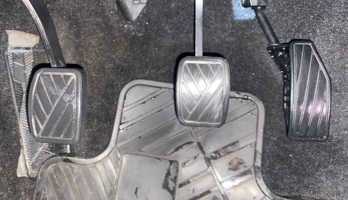 2022 Toyota Glanza V, Petrol, Manual, 32,001 km, Pedals