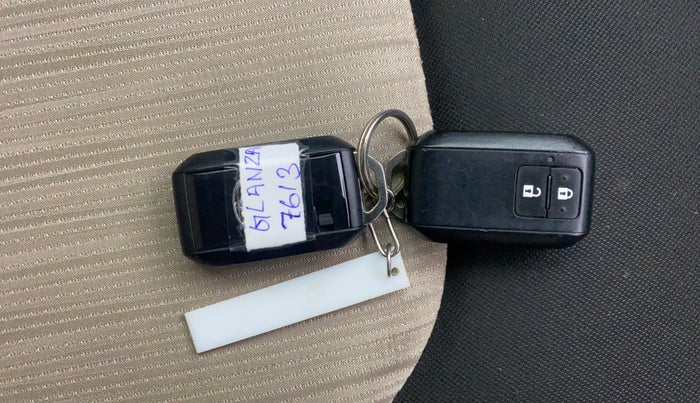 2022 Toyota Glanza V, Petrol, Manual, 32,001 km, Key Close Up