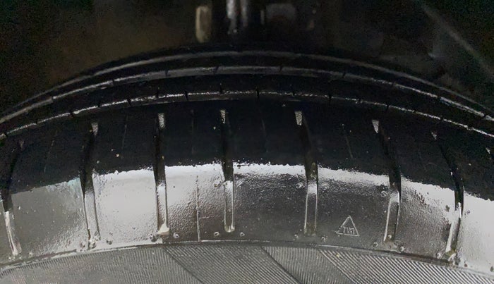 2021 Maruti Swift ZXI PLUS, Petrol, Manual, 31,854 km, Right Front Tyre Tread