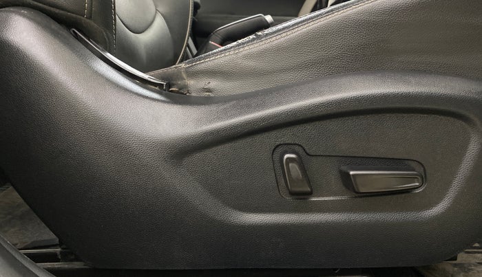 2019 Hyundai Creta SX (O) 1.6 PETROL, Petrol, Manual, 94,454 km, Driver Side Adjustment Panel