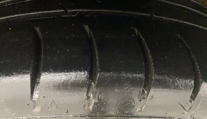 2019 Maruti Swift ZXI AMT, Petrol, Automatic, 1,20,939 km, Right Front Tyre Tread